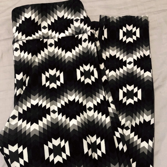 LuLaRoe Pants - LULAROE leggings OS